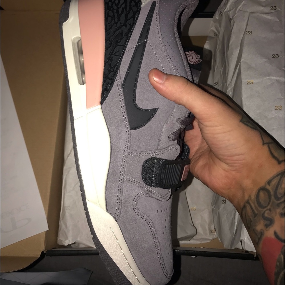 Air Jordan Legacy Low Top Sneakers
